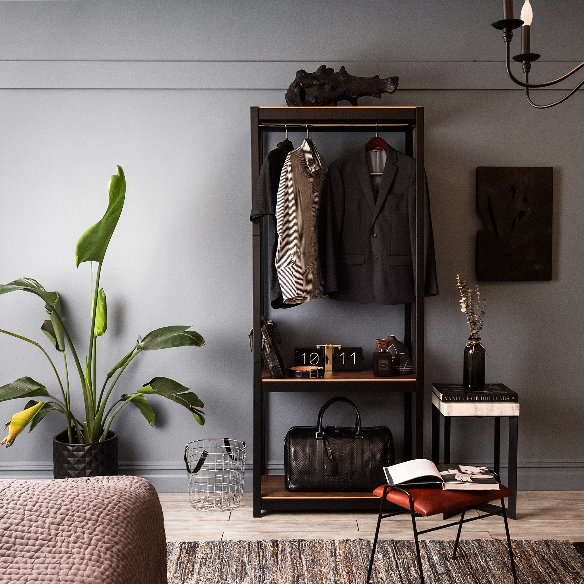 The Classic Clothing Rack with Shelf in BLACK